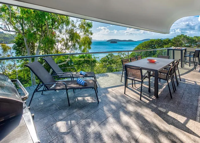 Waves 6 On Hamilton Island By Hiha